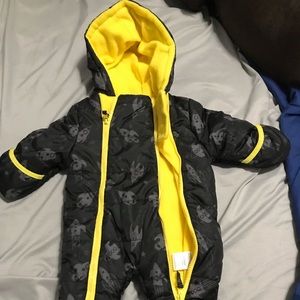 Baby boy snow suit! MAKE ME AN OFFER!